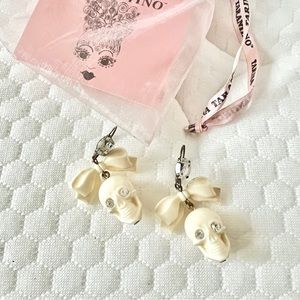 Tarina Tarantino Skull & Bows Earrings with Bag & Card